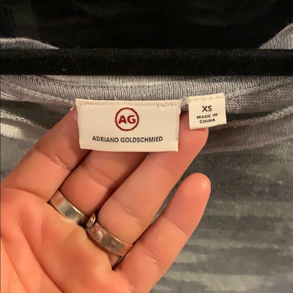 AG grey toned camo muscle tank size xs. - Picture 2 of 8